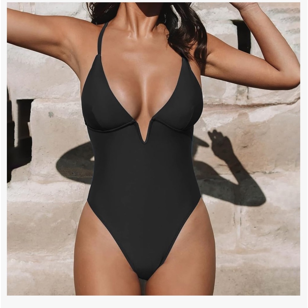 CupsheV Neck Crisscross Back Adjustable Strap Swimwear Tummy Control